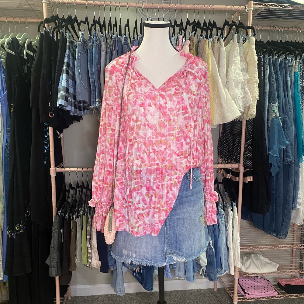 Vince Camuto Pink Multi Floral V-Neck Long Sleeve Blouse